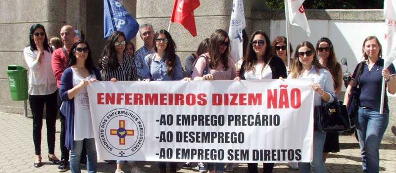 Protesto contra o despedimento de enfermeiros