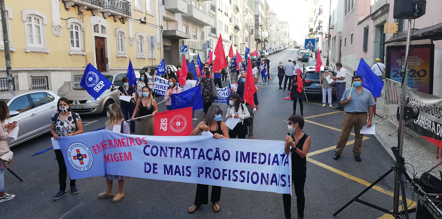SEP | Enfermeiros protestam e entregam resolução a 1º Ministro